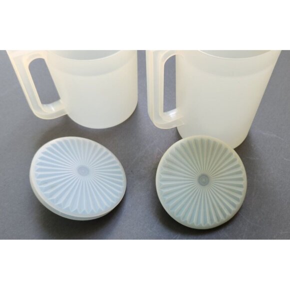 (2) Vintage TUPPERWARE Pitchers #1575 & #1676 Frosted w/ Push Button Tops - Picture 9 of 11